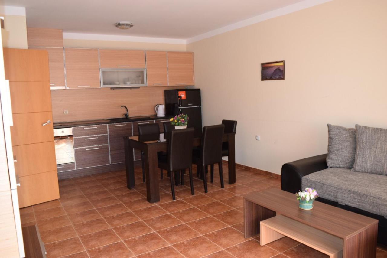 Sea Club Sarafovo Apartments Burgas Stad Buitenkant foto