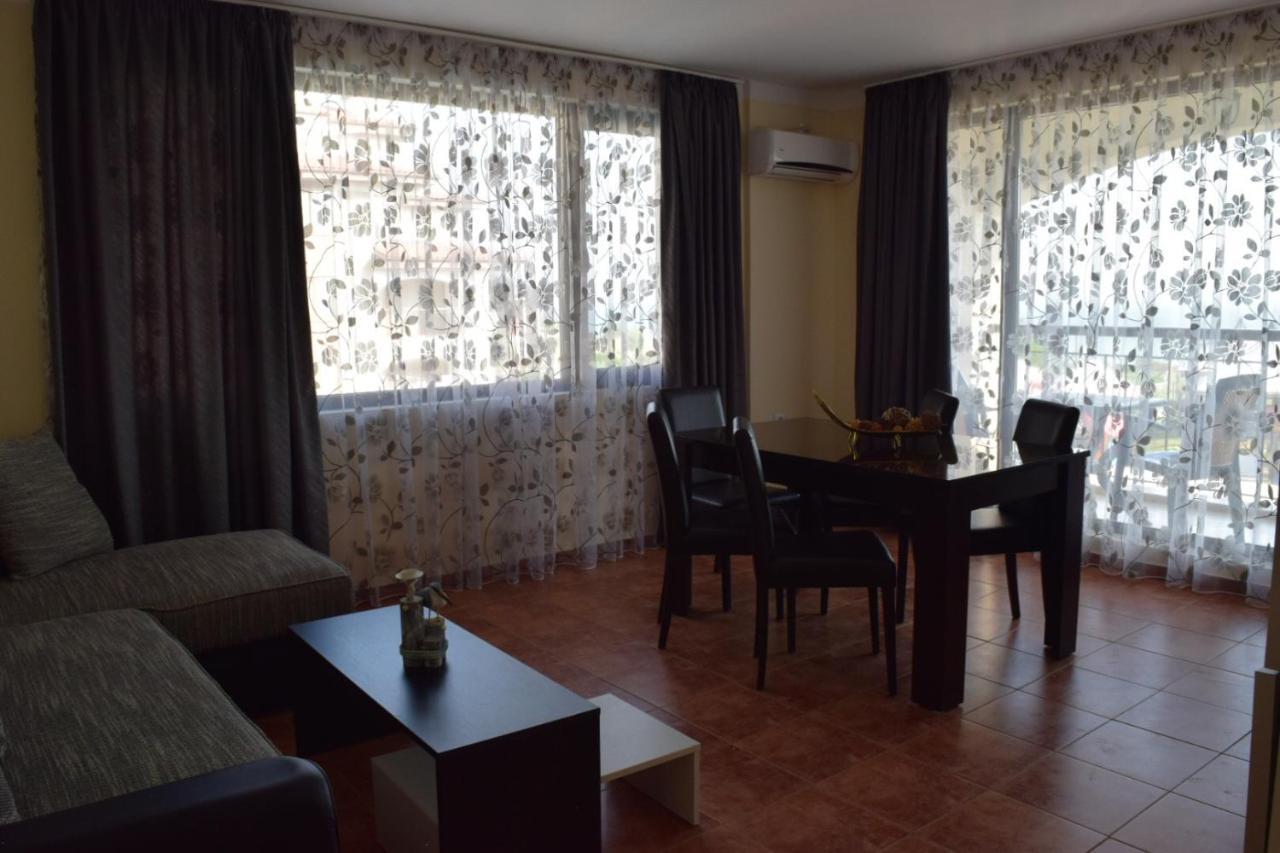 Sea Club Sarafovo Apartments Burgas Stad Buitenkant foto